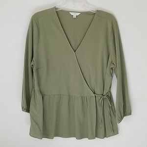 Time & Tru Sage Green Wrap Top in Size Large